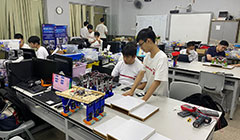 二足及多足機械人
