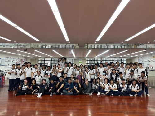 创新中学---到珠海第一中等职业学校交流