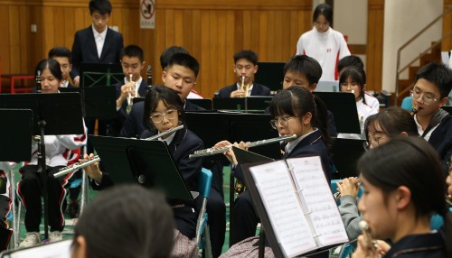 演奏學生全程投入，樂聲余音繞樑