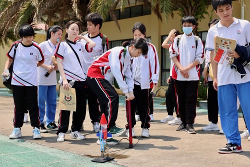 體驗水火箭發射，探索科學奧秘