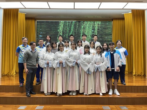 氹坊校表演同學與指導老師合照