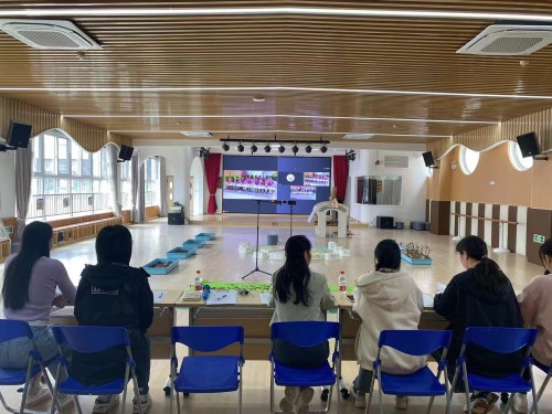 姊妹学校与我校进行线上交流的现场情况