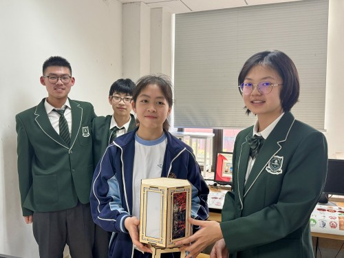 我校学生与南京师范大学附属中学树人学校学生共同制作具澳门特色的花灯