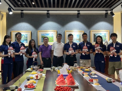 两校领导与教师代表座谈会交流