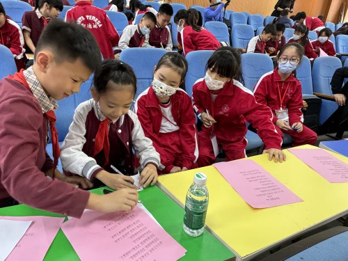 圣德兰学校领袖带领两校同学一同进行交流情况