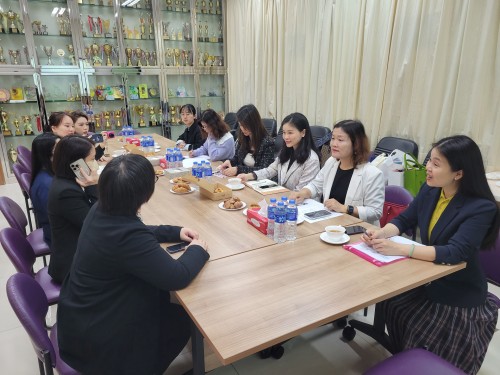 兩校代表舉行座談會