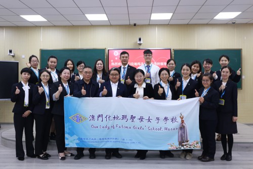 携手同心，共创未来，成就学生