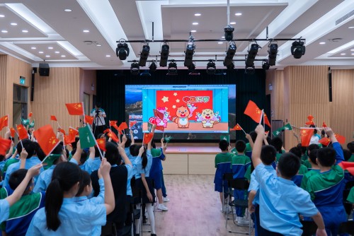 澳門青洲中學表演《七子之歌》