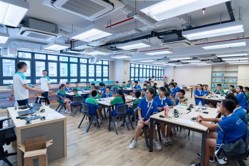 共上SDTM课：《机器人寻轨车》