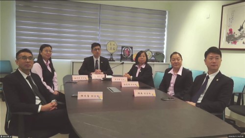 劳校领导及行政听取嘉陵江路小学情况