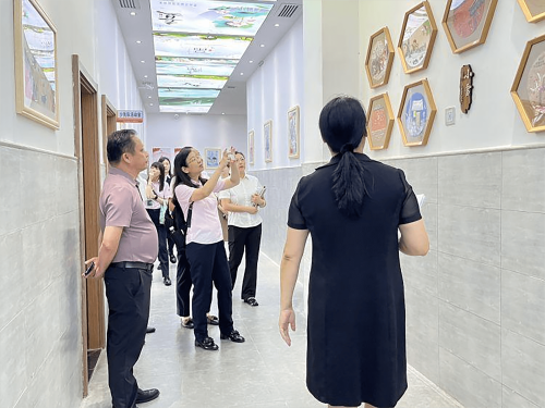 參觀海口市瓊山區椰博小學校園