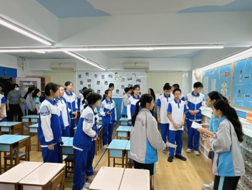 本校學生會帶領姐妹學校師生參觀幼稚園課室