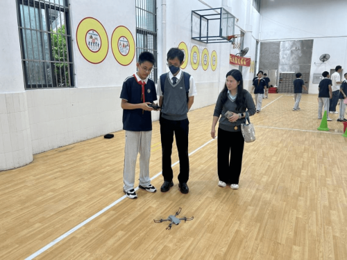 体验无人机模拟飞行