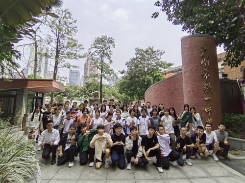 與鐵一住宿學生大合照