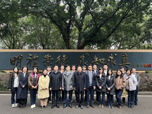 同善堂中學代表獲重慶一中領導熱情接待