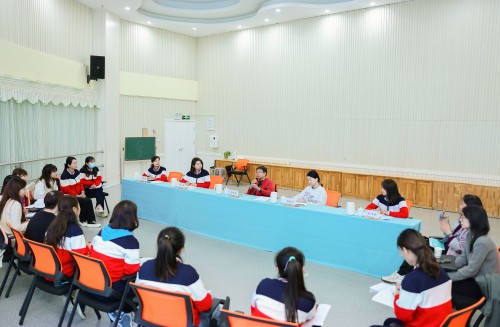 兩校老師進行教育交流